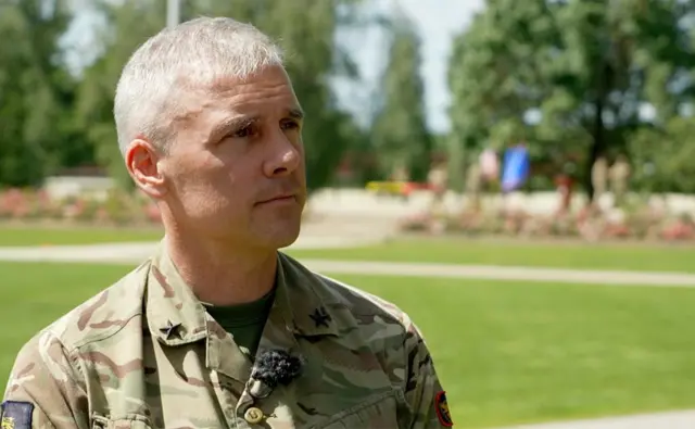 Высокопоставленный британский офицер - бригадир Крис Кинг