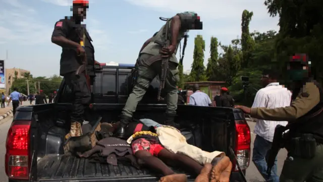 Ebe ndị ọrụ nchekwa nwụchiri ụfọdụ ndị mmadụ ụbọchị a kpụpụtara Nnamdi Kanu ụlọikpe n'Abuja