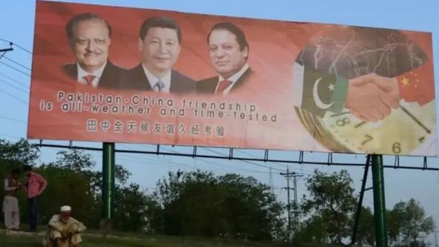 नई सरकार के मंत्री सीपेक को लेकर पिछली सरकार के फ़ैसलों पर उठा रहे हैं सवाल