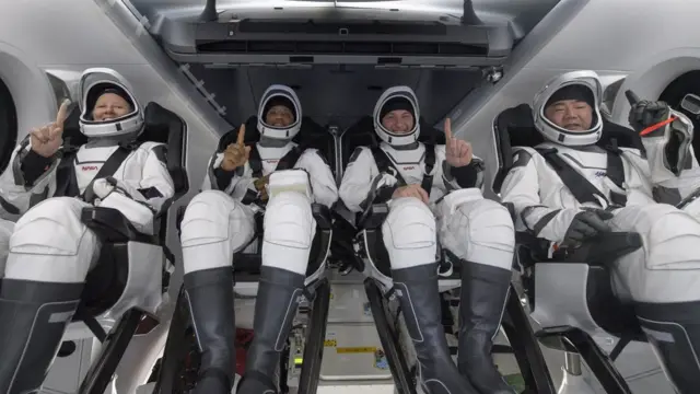 Экипаж "Драгона" перед возвращением на Землю