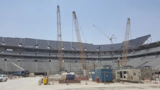 स्टेडियमों का निर्माण कार्य जारी है
