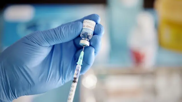 corona vaccine (file)