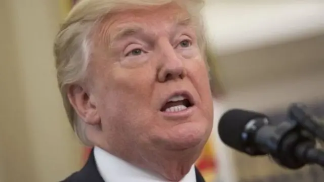 ผู้นำสหรัฐฯ ลงข้อความทางทวิตเตอร์ว่า ตนมีอำนาจเต็มที่จะอภัยโทษให้ผู้ใดก็ได้