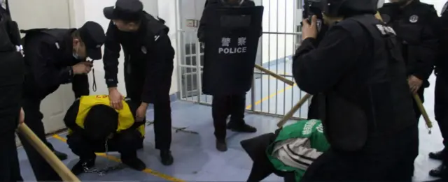 Ушбу файллар Хитой барпо этган лагерлар "мактаб" эмас, қамоқона эканини исботлайди