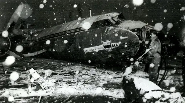 Local da queda do avião que levava os jogadores do Manchester United em fevereiro de 1958