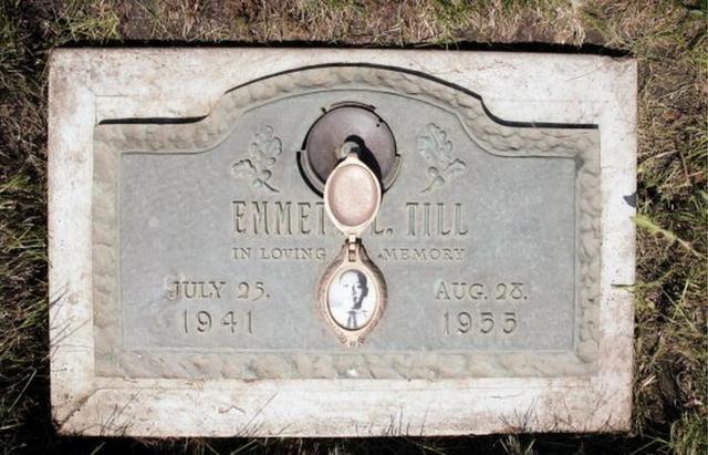 Inscripción en la tumba de Emmett.