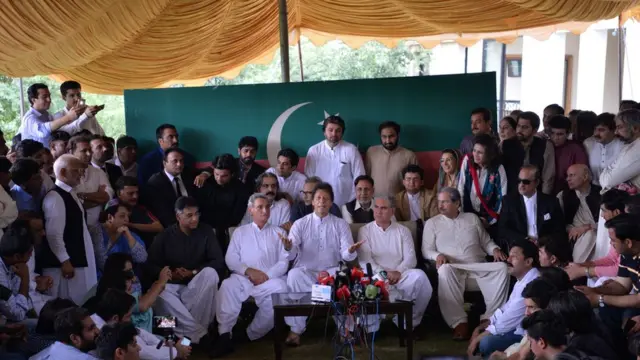 فیصلے کے بعد عمران خان پریس کانفرنس کر رہے ہیں