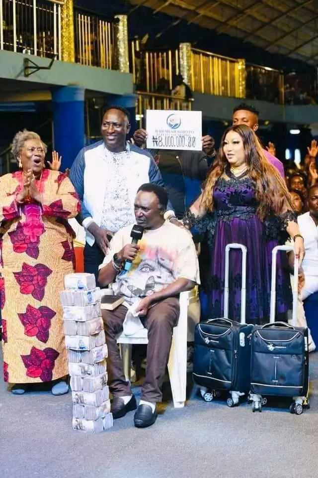 Ọ̀sere tíátà kan rí ẹ̀bùn owó ₦8m gbà