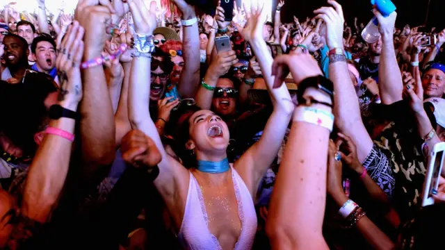 Público en Coachella