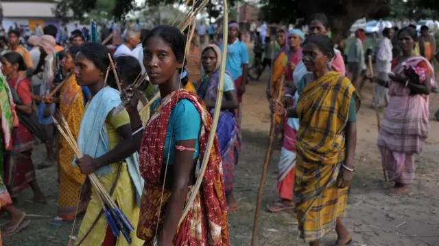 ভারতে মাওবাদীদের যেভাবে নিরাপত্তা বাহিনী দমন করছে, তার বিরুদ্ধে সোচ্চার ছিলেন বামপন্থী লেখক-বুদ্ধিজীবীরা
