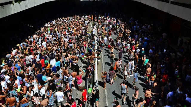 Aglomeraçãojogo crash para ganhar dinheiropessoasjogo crash para ganhar dinheiroblocojogo crash para ganhar dinheiroCarnaval na Av. Paulista,jogo crash para ganhar dinheiroSão Paulo