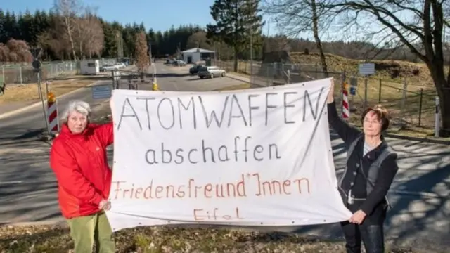 kami ya kijeshi ya ya wanahewa ya Ujerumani pia inahifadhi mabomu ya kinyuklia aina ya B61