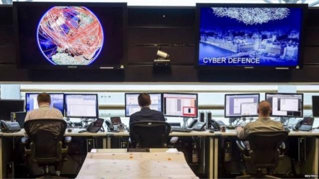近年来国家安全的重点是恐怖主义和网络攻击。