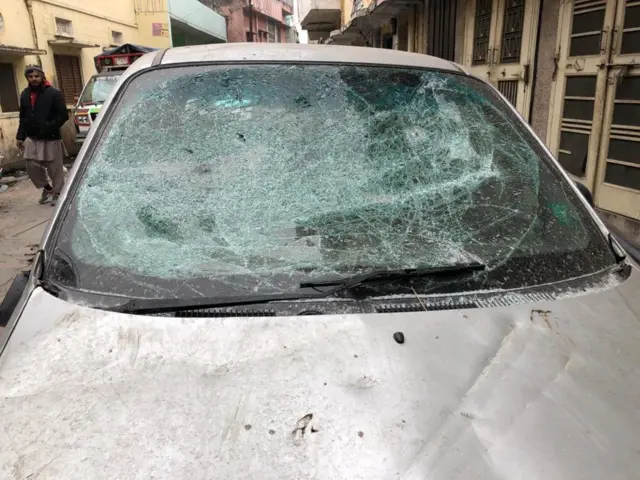 ధ్వంసమైన కారు