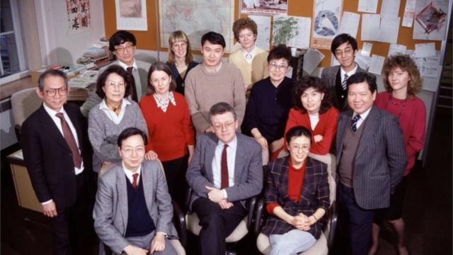 中文部員工1989年在辦公室