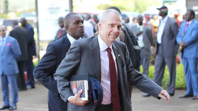 โรเบิร์ต เอฟ โกเดค วันที่ 9 เม.ย.2013