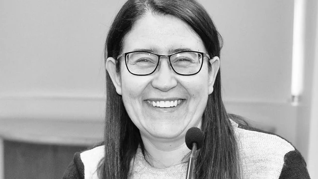 رولا تلحوق أستاذة العلوم الدينية في الجامعة اليسوعية في بيروت