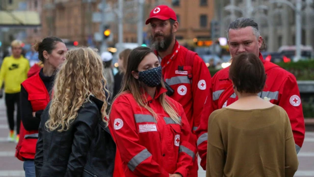 Волонтеры "Красного Креста"