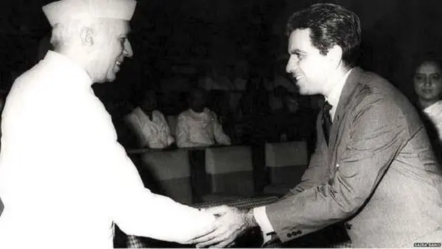 دلیپ کمار نہرو کے ساتھ