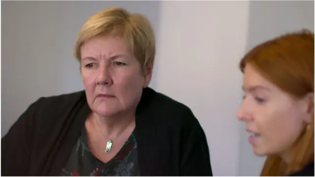 Кейт Сендерсон (ліворуч) - радниця уряду з питань відповідального мисливства