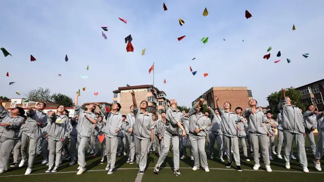 Murid SMA di China .