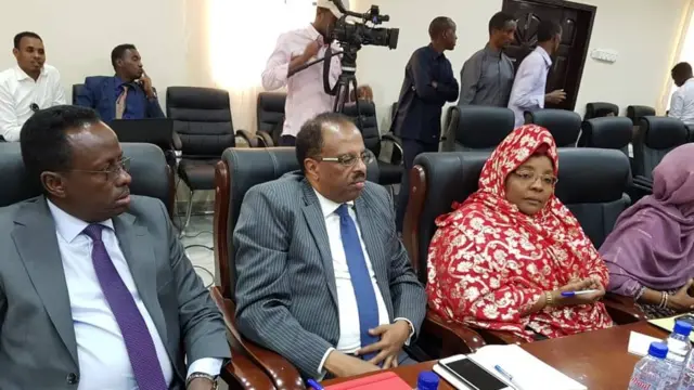 Maareeye, C/raxmaan M. Cabdi iyo Maryan Aweys Jaamac oo shirka fadhiya