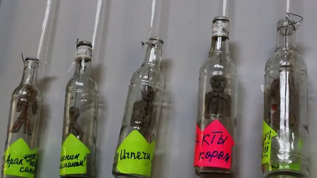 Аялдар менен иш алып барган уюмдардын айтымында, үй-бүлөсүн сактап калуу үчүн көп учурда аялдар үй-бүлөдөгү зомбулуктарга карабастан ажырашпай жашап жүргөн учурлар көп.