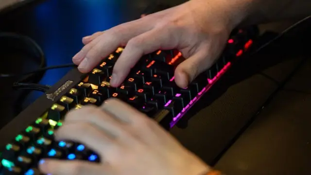 પ્રતીકાત્મક તસવીર