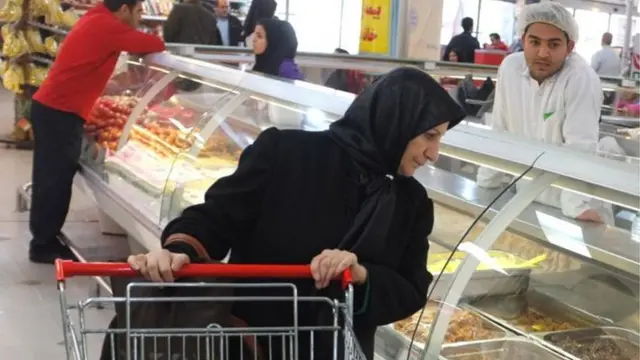 قیمت بعضی مواد غذایی در ایران در ماه‌های اخیر افزایش چشمگیری داشته است