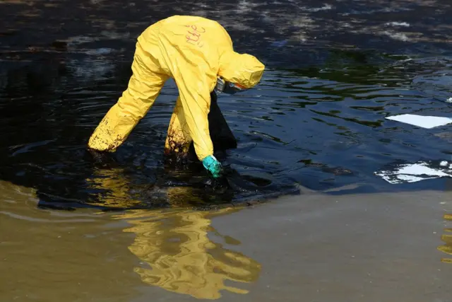 น้ำมันรั่วระยอง