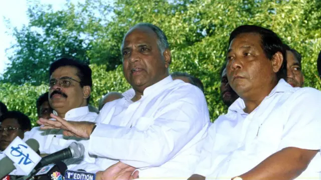 सोनिया गांधी यांच्या विदेशी असण्याच्या मुद्द्यावर या 3 नेत्यांनी आक्षेप घेतला.