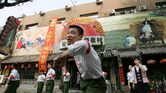 Cultural Revolution-Themed Restaurants Popular In Changchun