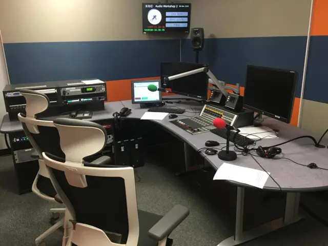 Mid kamid ah Istuudiyaasha xafiiska cusub