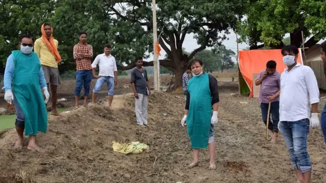 गोशालाओं में दम तोड़ रही गायों पर सख़्त हुए योगी