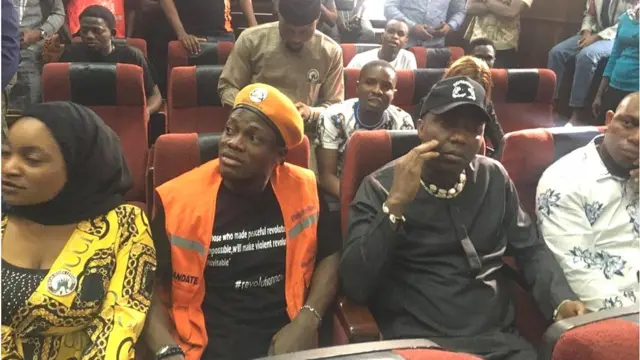 Awọn ọmọ ẹgbẹ ajijagbara Revolution Now