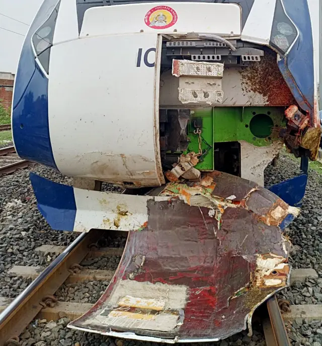 डिटैचेबल नोज़ कवर