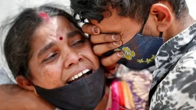 ગુજરાત સહિત અનેક રાજ્યો પર મોતના સાચા આંકડા છુપાવવાનો આરોપ મુકવામાં આવી રહ્યો છે.