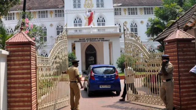 आर्चडायोसिस के मुख्य आर्चबिशप कार्डिनल जॉर्ज अलेनचेरी का घर