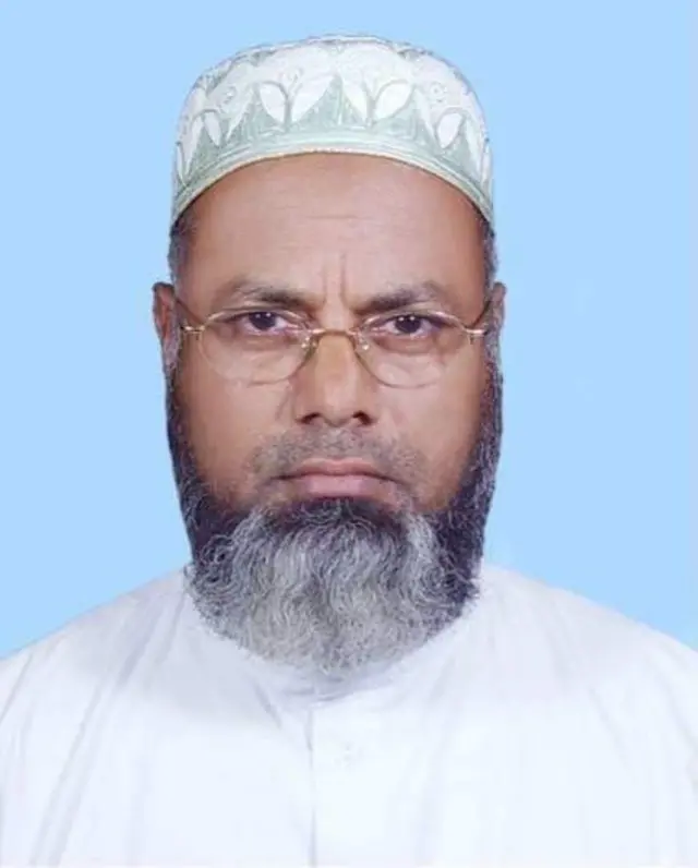 কৃষিতত্ত্বের শিক্ষক ছিলেন ড. আবদুস সামাদ।