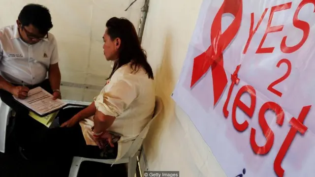 有的公司为员工提供免费体检和后续治疗项目