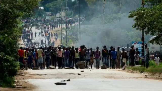 ज़िम्बाब्वे, ज़िम्बाब्वे की मुद्रा, पेट्रोल, डीज़ल अर्थव्यवस्था, डॉलर, पेट्रोल-डीज़ल सबसे महंगे