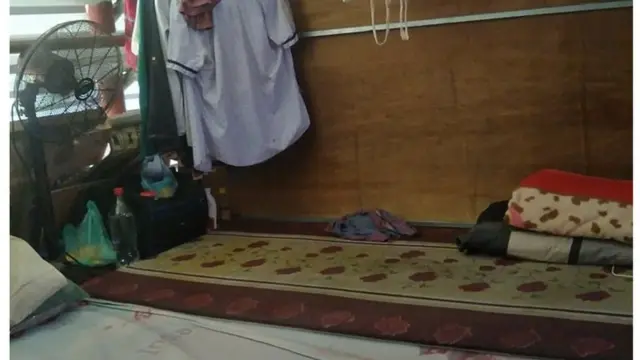 মালদ্বীপে শ্রমিকদের একটি থাকার কক্ষ