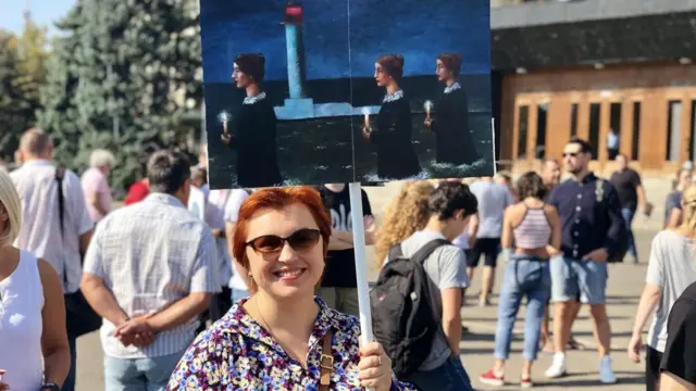 Мітингарі прийшли з оригінальними плакатами та картинами Ройтбурда