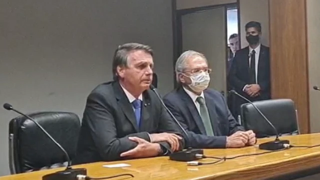 Bolsonaro e Paulo Guedesgl9bo esportepronunciamento nesta sexta