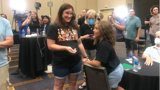 Taylor Hirth with her daughter