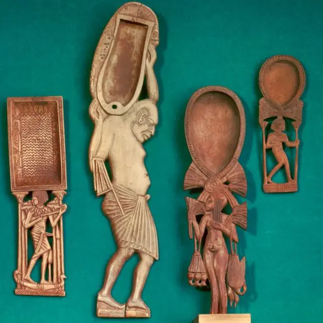 ملاعق التجميل المختلفة الأشكال