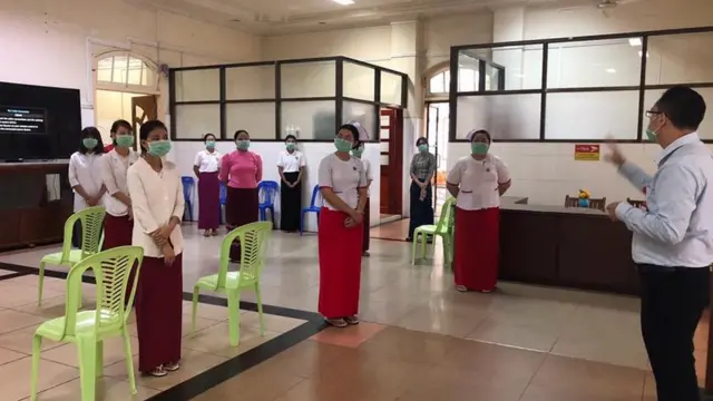 သွေးလှူဌာနကဝန်ထမ်းတွေကို ရောဂါကူးစက်မှုမရှိစေနိုင်ဖို့ အုပ်စုခွဲပြီးအထူးပြင်ဆင်လေ့ကျင့်ထား