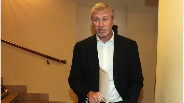 Абрамович подавал прошение о предоставлении вида на жительство в Швейцарии в июле 2016 года