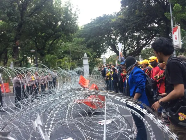 kpk, jokowi, unjuk rasa