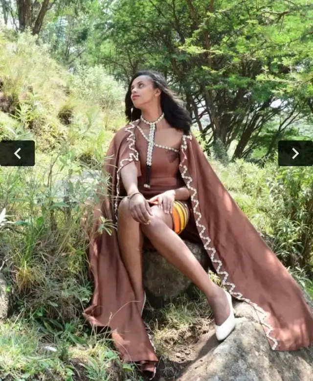 Ufffata aadaa akaakuu adda addaan qopha'u keessa tokko